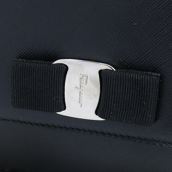 Ferragamo(��󰡸�) 21 D855 ���� ���ǾƳ� GINNY ���� ����ΰ� �ٶ� ������� ü�� ũ�ν��� �̹���4 - ���̺��� �߰���ǰ