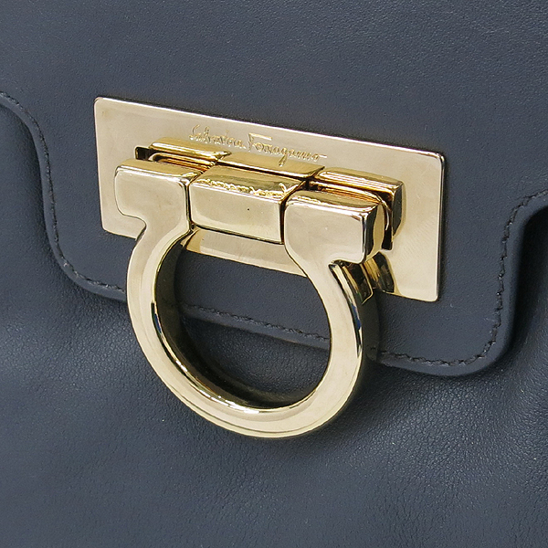 Ferragamo(��󰡸�)  21 D479 ����Ų �׷��� ��ġ�� ����ΰ� ����� �÷� ü�� ����� �̹���5 - ���̺��� �߰���ǰ