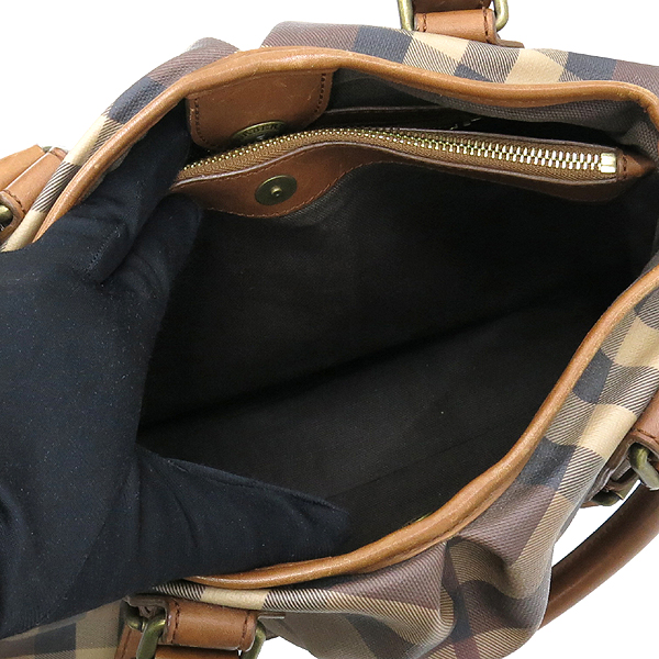 Burberry(������) 3742796 �� ��� üũ PVC ���� ���� Ʈ���� ��Ʈ�� + ��� ��Ʈ�� �̹���7 - ���̺��� �߰���ǰ