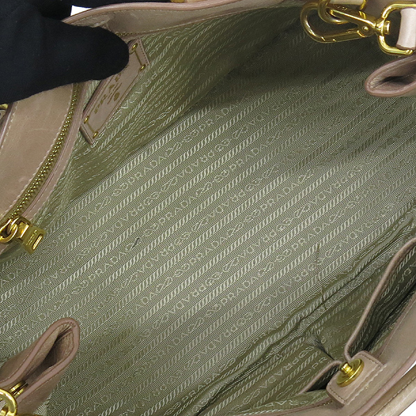 Prada(�����) BN1922 VITELLO SHINE CIPRIA ���ڷ� ���� ��Ƽ�� �ε���ũ ����ΰ� ��Ʈ�� + �����Ʈ�� 2WAY �̹���6 - ���̺��� �߰���ǰ