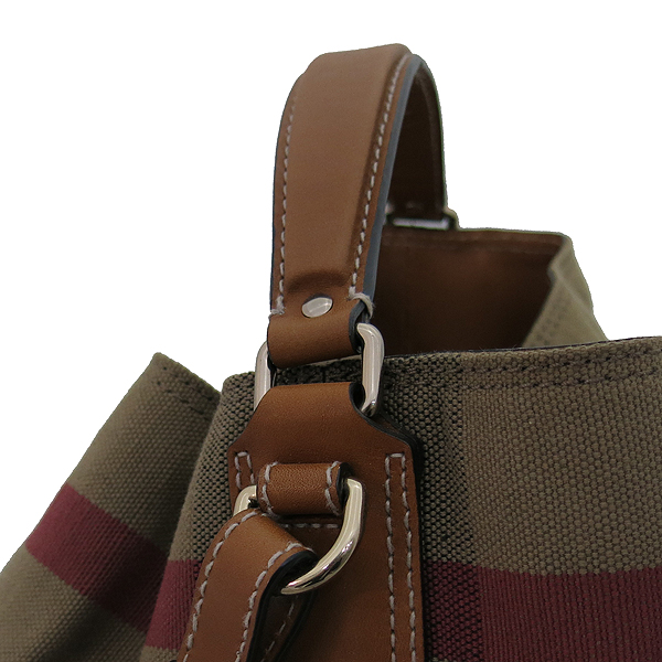 Burberry(������) 39457421 SUSANNA BIN(���ܳ�) �Ͽ콺 üũ �к긯 ȣ�� 2WAY + ���� �Ŀ�ġ [�λ꼾�Һ���] �̹���4 - ���̺��� �߰���ǰ