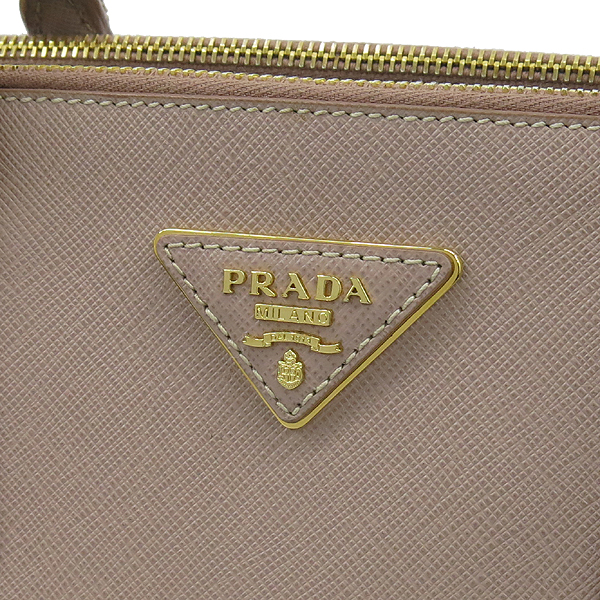 Prada(�����) BN1801 SAFFIANO LUX ���ǾƳ� ���� �ε���ũ �ﰢ ����ΰ� ��Ʈ�� + �����Ʈ�� 2WAY �̹���4 - ���̺��� �߰���ǰ