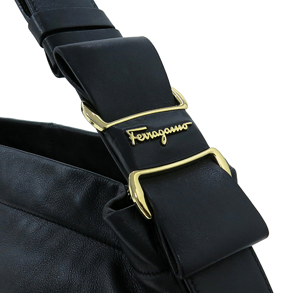 Ferragamo(��󰡸�) 21 D337 VARINA �ٸ��� �������� ����ΰ� ȣ�� ����� [��������] �̹���3 - ���̺��� �߰���ǰ