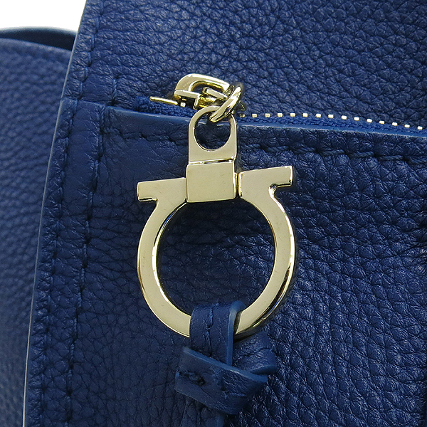 Ferragamo(��󰡸�)  21 F215 ���緹�� ��� �ΰ������� ��ġ�� ���� ����� [��������] �̹���4 - ���̺��� �߰���ǰ