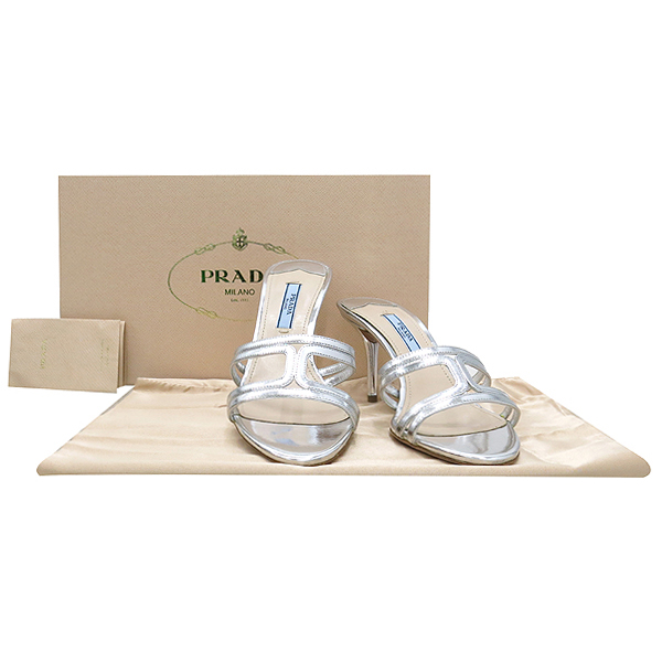 �����  ����