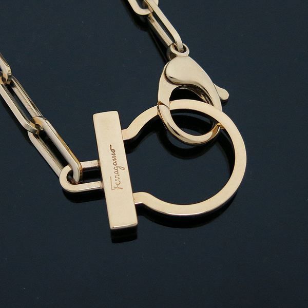 Ferragamo(��󰡸�) ���� ü�� Ű�� [�λ꼾�Һ���] �̹���3 - ���̺��� �߰���ǰ