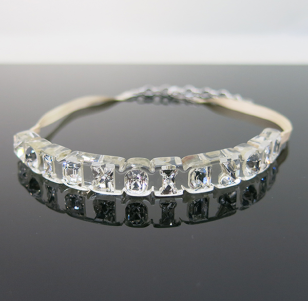 ���  �����