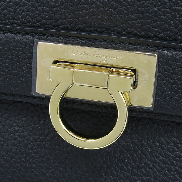 Ferragamo(��󰡸�) 21 F628 �������� ���Ǿ� S������ ��ġ�� ����ΰ� �� ��� �÷� ��Ʈ�� + �����Ʈ�� 2WAY �̹���4 - ���̺��� �߰���ǰ