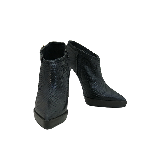 ������  ����