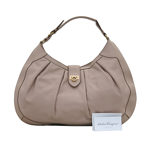 ��󰡸� ��ġ�� ȣ���� 