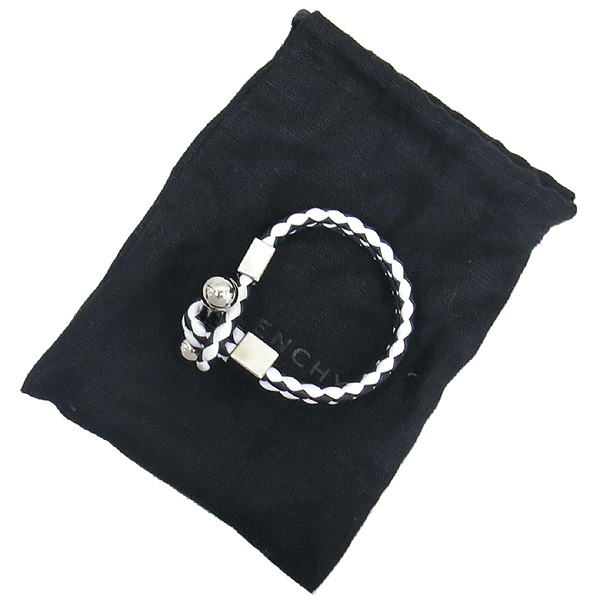 �����  ����