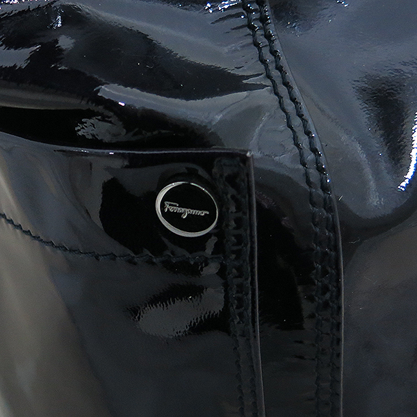 Ferragamo(��󰡸�) 24 7214 ���̺� ���̴�Ʈ ����� ���� ���� ��Ʈ�� [�λ꼾�Һ���] �̹���4 - ���̺��� �߰���ǰ