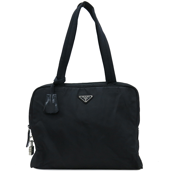 �����  �����