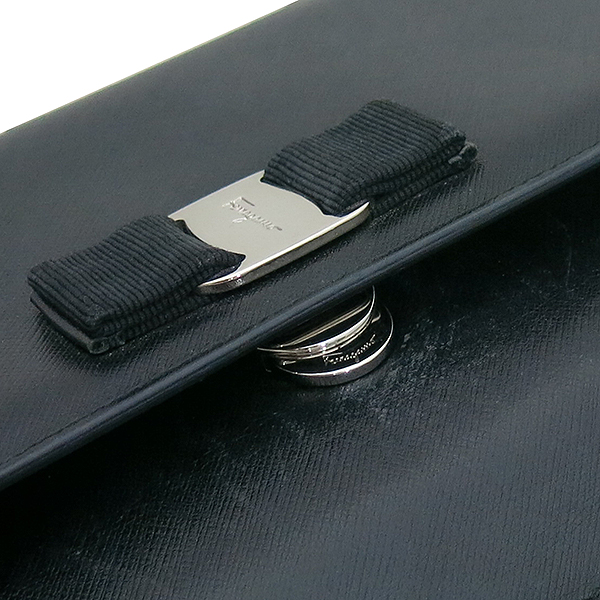 Ferragamo(��󰡸�) 21 D855 ���� ���� GINNY ���� ���� �ٶ� ������� ü�� ũ�ν��� [�λ꼾�Һ���] �̹���4 - ���̺��� �߰���ǰ