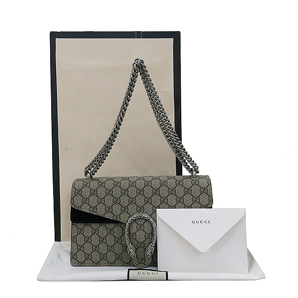 ����  �����