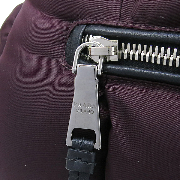 Prada(�����) BL0881 �ﰢ �ΰ� ��� TESSUTO BOMBER ���� �к긯 �е� ��Ʈ�� + ��� ��Ʈ�� 2WAY �̹���4 - ���̺��� �߰���ǰ