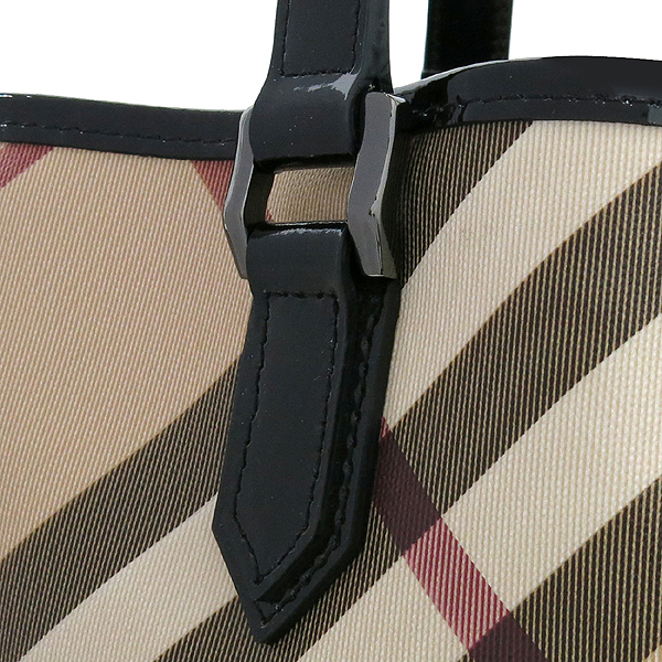 Burberry(������) 3489044 �� ���üũ PVC ��Ű(NICKIE) ���� ����� + ���� �Ŀ�ġ �̹���4 - ���̺��� �߰���ǰ