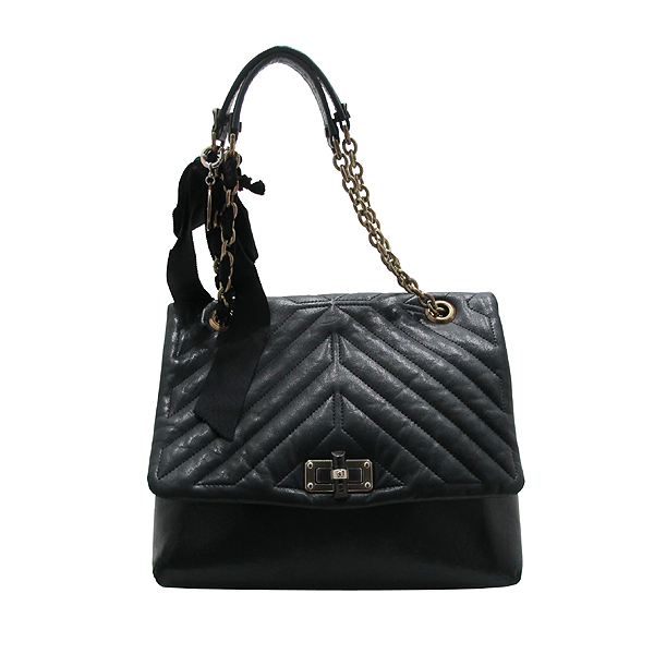 ����  �����