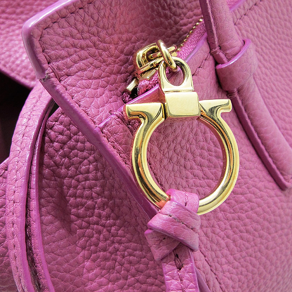 Ferragamo(��󰡸�) 21 F478 ���� �ΰ� ��� ��ũ ���� ��Ʈ�� + �����Ʈ�� [��õ��] �̹���3 - ���̺��� �߰���ǰ