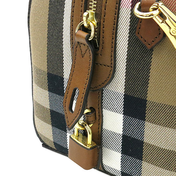 Burberry(������) 3903914 �Ͽ콺 üũ ������ ��Ʈ�� + ��� ��Ʈ�� 2WAY �̹���5 - ���̺��� �߰���ǰ