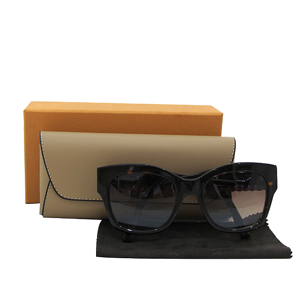 ����  ���۶�