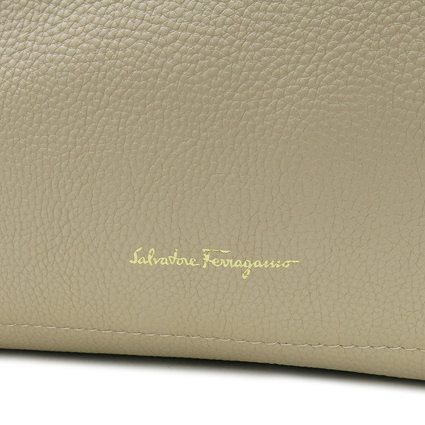 Ferragamo(��󰡸�) 21 F215 ��巹�͸� �ΰ� ������ �÷� ���̹� ���� ���� ��Ʈ�� ����� �̹���4 - ���̺��� �߰���ǰ
