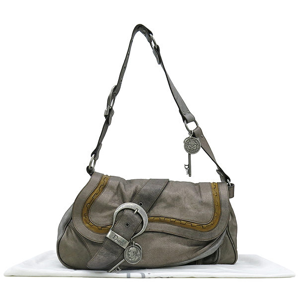 ���  �����