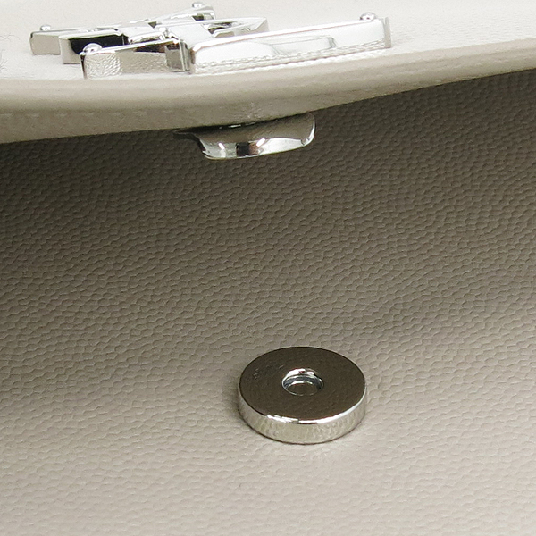 YSL(�Ի��ζ�) 364021 ����Ʈ ������ �÷� ĳ��� ��Ų ���� YSL ���׷� ��� ���� ü�� ũ�ν��� �̹���5 - ���̺��� �߰���ǰ