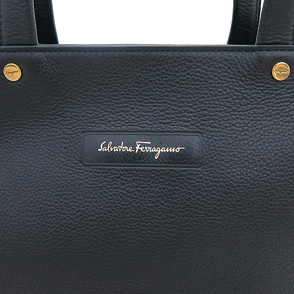 Ferragamo(��󰡸�) 24 0061 �ΰ� ��� ���� ���� ������ ��Ʈ�� + �����Ŀ�ġ [�λ꼾�Һ���] �̹���4 - ���̺��� �߰���ǰ