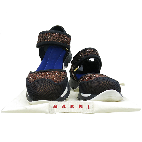 ������  ����