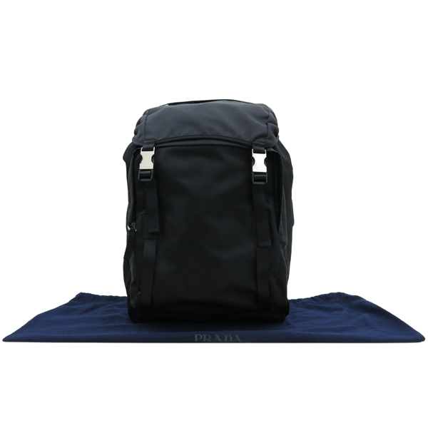 �����  ����