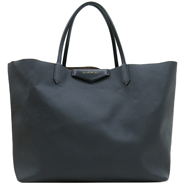 �����  �����