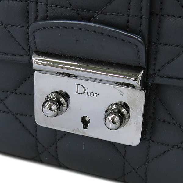 Dior(ũ����î���) M0210PGAI MISSDIOR �̽���� ����Ų ���� ��� ���� ����ΰ� ����� ü�� �÷� ũ�ν��� [��������] �̹���3 - ���̺��� �߰���ǰ