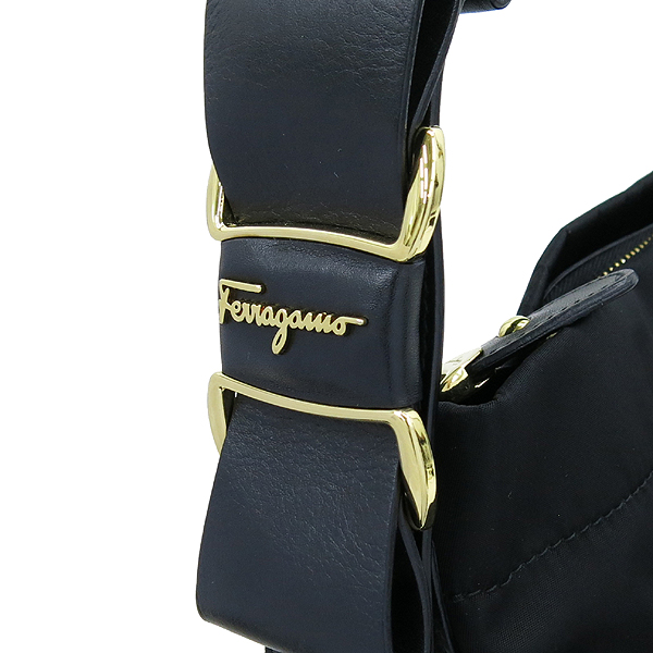Ferragamo(��󰡸�) 21 D337 VARINA �ٸ��� �������� ����ΰ� ȣ�� ����� [��������] �̹���4 - ���̺��� �߰���ǰ