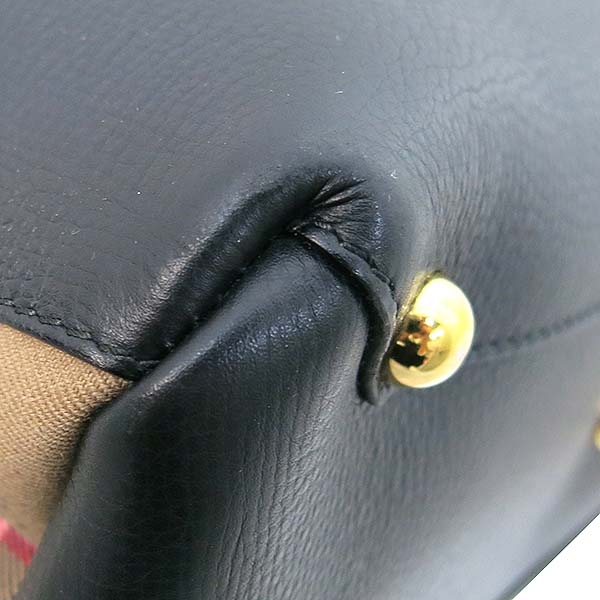 Burberry(������) 39589781 �̵�� �Ͽ콺 üũ ���� ���� ��� ��Ʈ�� + ��� ��Ʈ�� 2WAY [�λ꼾�Һ���] �̹���5 - ���̺��� �߰���ǰ