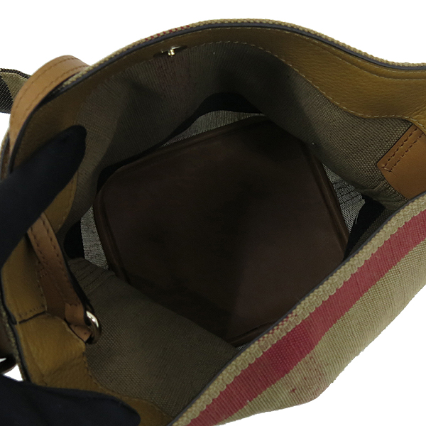 Burberry(������) 3982933 üũ ĵ���� �ֽ��� ���� ������ ũ�ν��� [��������] �̹���4 - ���̺��� �߰���ǰ