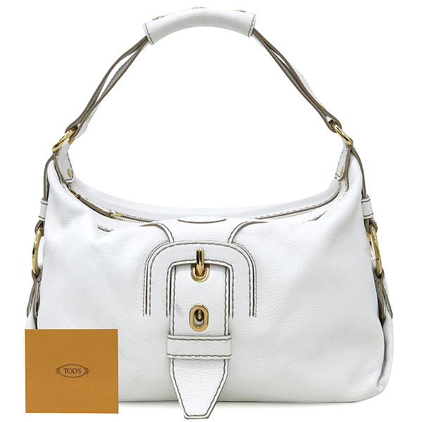 ����  �����