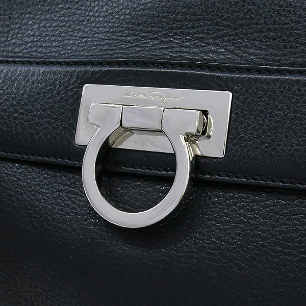 Ferragamo(��󰡸�) 21 A896 ���Ǿ� ���� ���� ���� ��ġ�� �� ��� ��Ʈ��+�����Ʈ�� [��������] �̹���4 - ���̺��� �߰���ǰ