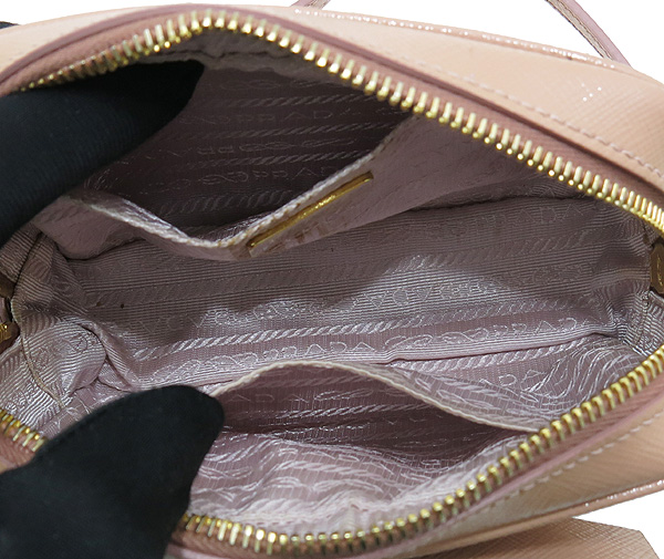 Prada(�����) 1N1674 ���� ���͸� �ΰ� ��ũ ���ǾƳ� ���� ��� �̴� �Ŀ�ġ �� ũ�ν��� [��õ��] �̹���3 - ���̺��� �߰���ǰ