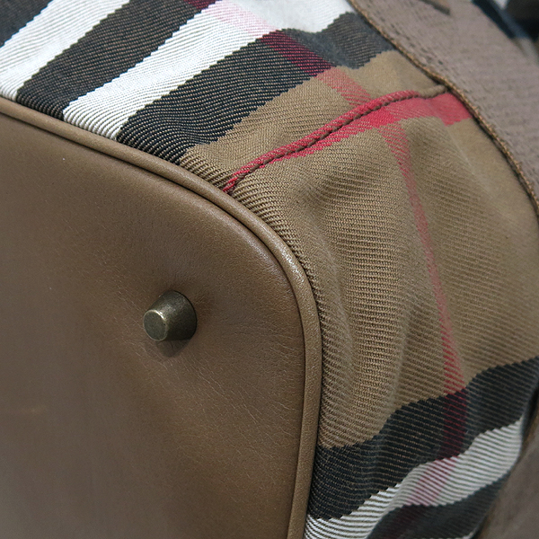 Burberry(������) B90456 Ŭ���� üũ �� ��Ʈ�� + �����Ʈ�� [��õ��] �̹���5 - ���̺��� �߰���ǰ