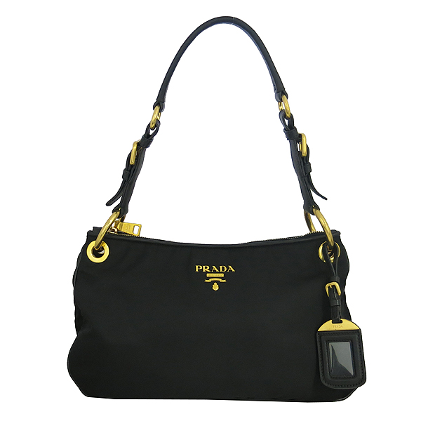 �����  �����