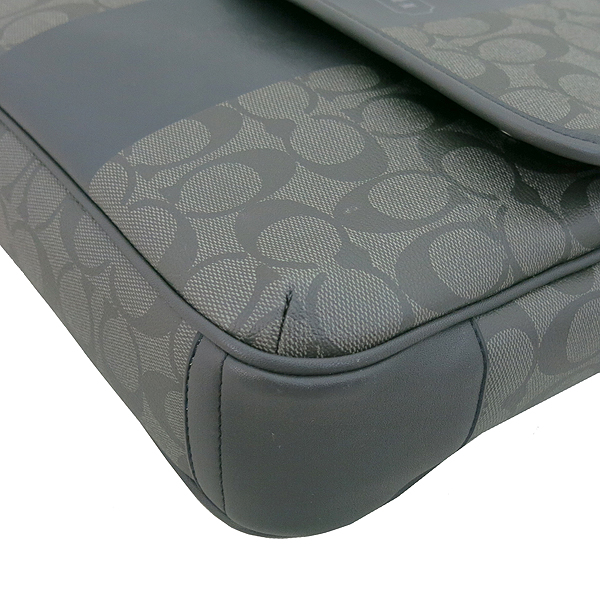 Coach(��ġ) F70757 �ñ״�ó PVC ���� Ʈ���� �޽��� ũ�ν��� [�λ꼾�Һ���] �̹���3 - ���̺��� �߰���ǰ