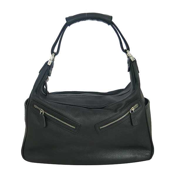 ����  �����