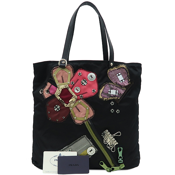 �����  �����