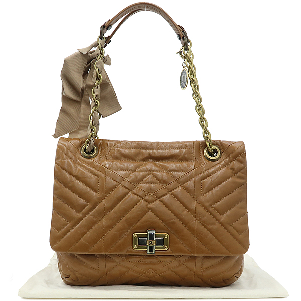 ����  �����