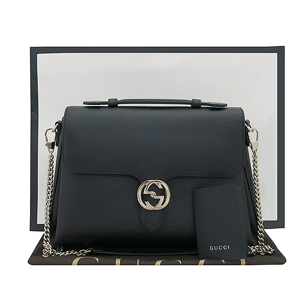 ����  �����