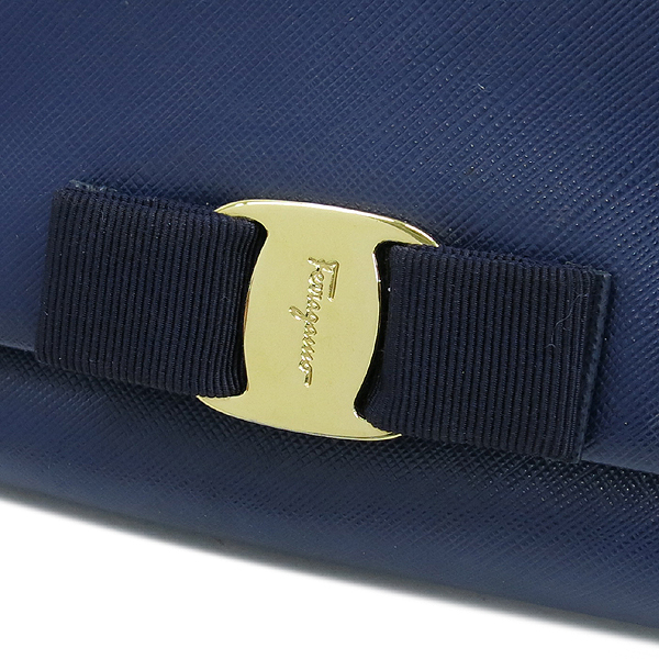 Ferragamo(��󰡸�) 22 B558 ���� ���ǾƳ� ���� �ٶ� ���� ���� ü�� ��� ũ�ν��� [��������] �̹���4 - ���̺��� �߰���ǰ