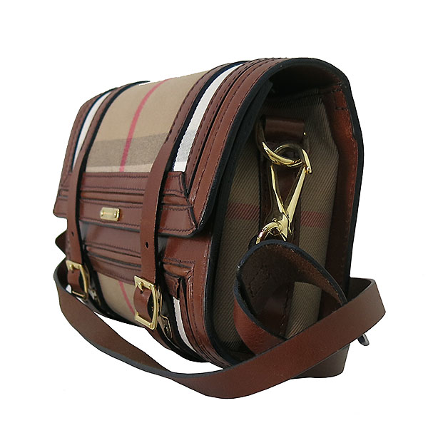 Burberry(������) 3795488 �Ͽ콺 üũ ��Ŭ ��� ���� ũ�ν��� [�λ꼾�Һ���] �̹���3 - ���̺��� �߰���ǰ