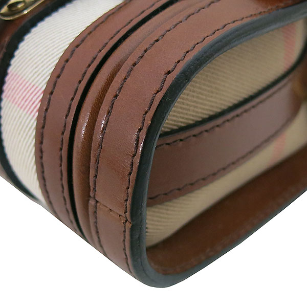 Burberry(������) 3795488 �Ͽ콺 üũ ��Ŭ ��� ���� ũ�ν��� [�λ꼾�Һ���] �̹���5 - ���̺��� �߰���ǰ