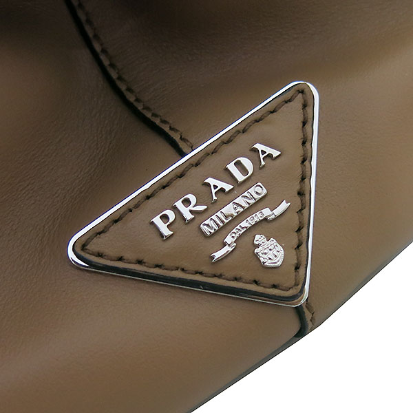 Prada(�����) 1BA031 ������ ���� �÷� ī�� ���� ��Ʈ�� + ���� �Ŀ�ġ [�λ꼾�Һ���] �̹���4 - ���̺��� �߰���ǰ